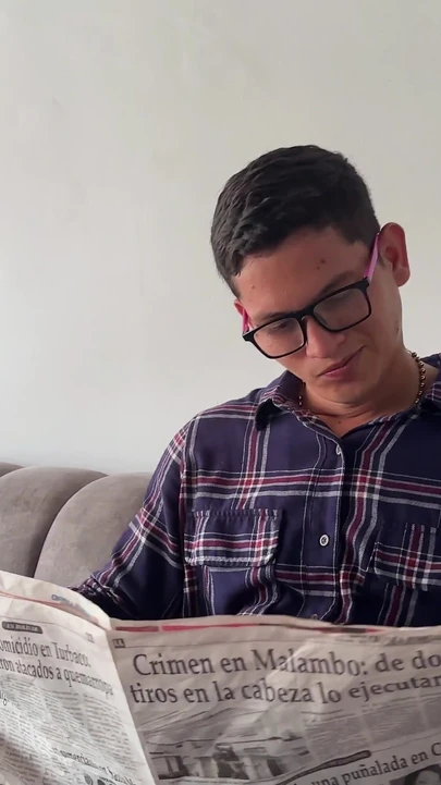 Genç hizmetçime erken çıkma izni vermem karşılığında sert sikişiyorum