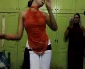 Sudan dans güzel body.avi