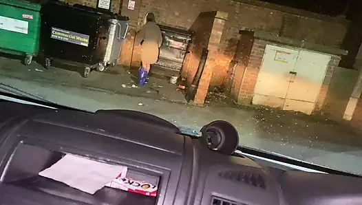 Adam halka açık yerlerde parlamam için bana yalvarıyor