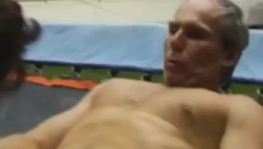 Açık üçlü fantezi için klasik sıcak eş