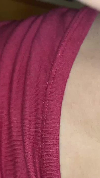 18 yaşındaki Mısırlı sharmota ıslak amcığıyla oynuyor, ev yapımı mastürbasyon videosu