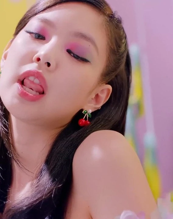 Jennie dondurmanı tamamen istiyor