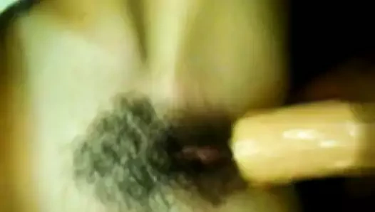 34yo İtalyan sürtük eş alır bir dev yapay penis