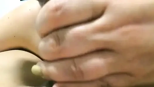 Latin Kadın Tamamen Acımasız Bir Sakso Çekiyor