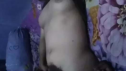 Odamda üvey annemin amını yalıyorum