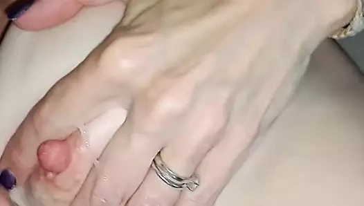 Bayan j gets boşalmak üzerinde ona meme