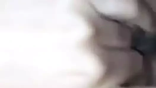 Chica joven masturbandose