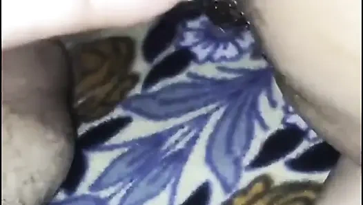 Karını ovuşturup sikiştirdim