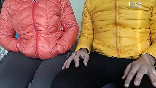 Yaşlı üvey anne bakire üvey oğluna hayatının ilk elle muamelesini yapıyor.