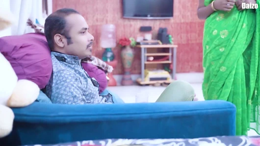 Hintli yeni evli evli kadın yabancı tarafından sikiliyor