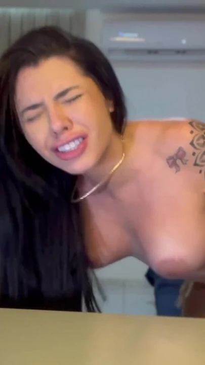 Знаковый момент из "Шаловливая студентка трахается горячо с классным учителем поделились"