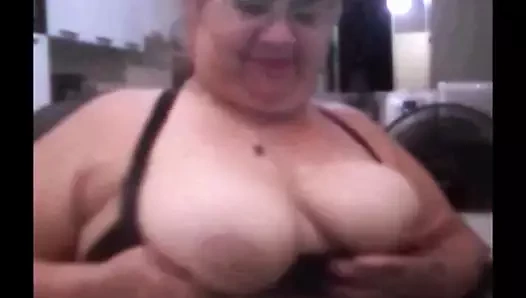 Brezilyalı olgun gösteri memeler