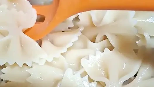 Büyük memeli yemek pişirelim bölüm 1