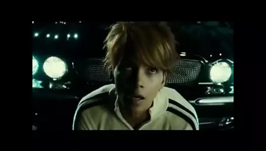 Halle berry bir araba tarafından doggystyle rammed alır !!!