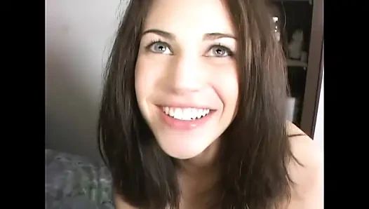 Faith Leon: Yumuşak, Mükemmel Kıçlı Genç Tanrıça