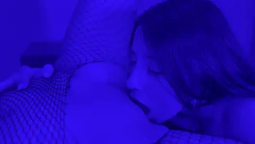 Mezuniyet Partisi Kontrolden Çıkıyor Ve Ben Üniversiteden En Iyi Arkadaşımla Yatıyorum