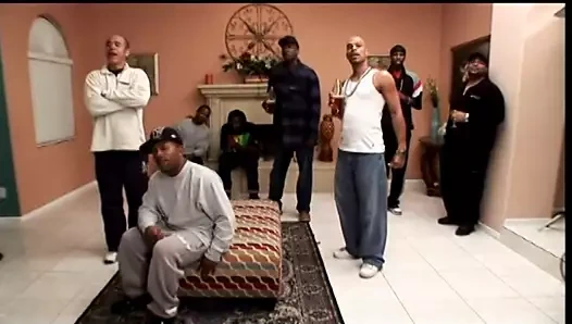 Kırmızılı inanılmaz sarışın busty kız biniyor ve çete başlığını emiyor