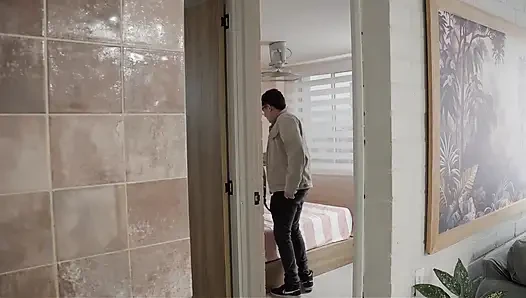 Kayınvalidem ve ağzına geliyorum. Kız arkadaşımı ziyaret ederken