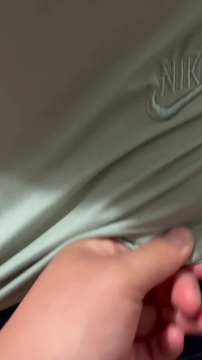 Обязательный для просмотра момент из "Моя латина STEPMOM застряла под кроватью, она ждет мой горячий хуй.".