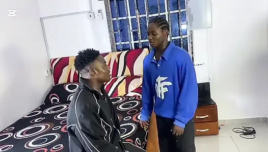 Ev arkadaşımın büyük yarağını istedim ve aldım