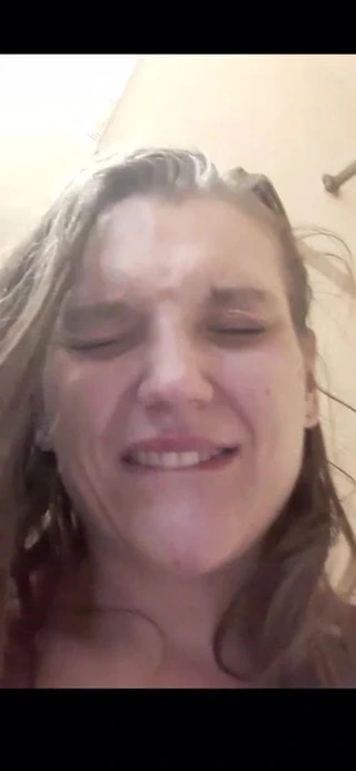 sarışın bebek fışkırtma