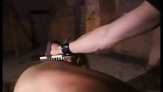 İki sürtük ve efendileri!