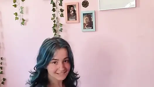 Bunu uzun zamandır yapmadım, bu yüzden bugün seni salyası için basit bir striptiz