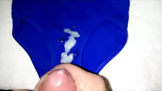 Cum üzerinde küçük külot 5