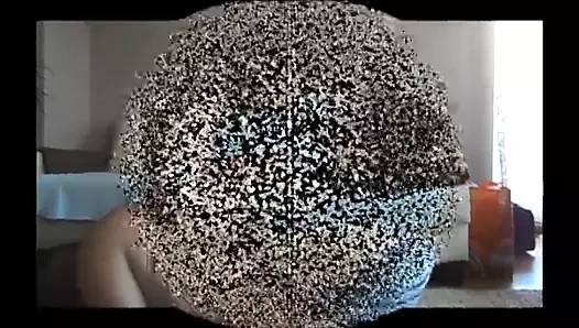 Bayan anastasia kölesini insan mobilyası olarak kullanıyor