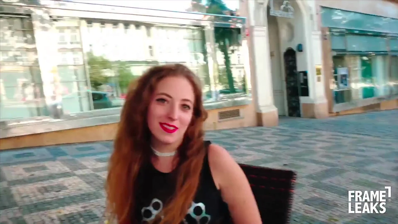 आकर्षक इतालवी सरिता ओलिविएरी लुका फेरेरो का विशाल लंड लेती है