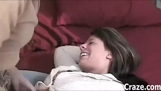 Zavallı Brittany için gıdıklama zamanı