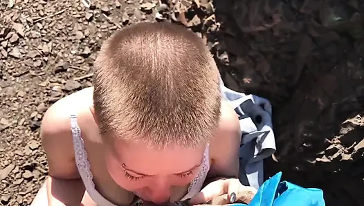 Vilu vidish Mi'i bir dağın tepesine çıkarıyor ama sikimi emiyor