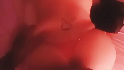 Minik amcık boşalmaya aç