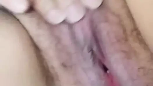 Louna alger t7ok sawthaa w touchi bzazlha