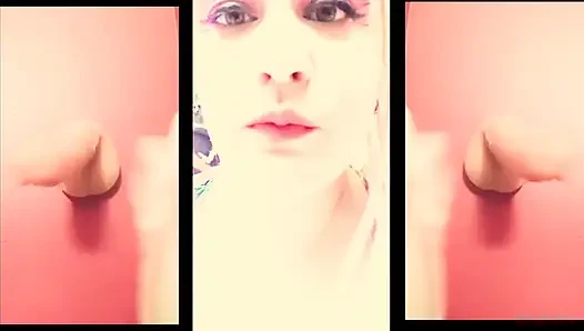 Kız arkadaşın seni pornoya bakarken yakaladı, bu yüzden sana tükürüyor ve sikini tokatlıyor konuşmadan