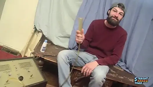 Straightnakedthugs: meraklı Mickey Waters yeni zevk cihazını özel olarak keşfediyor