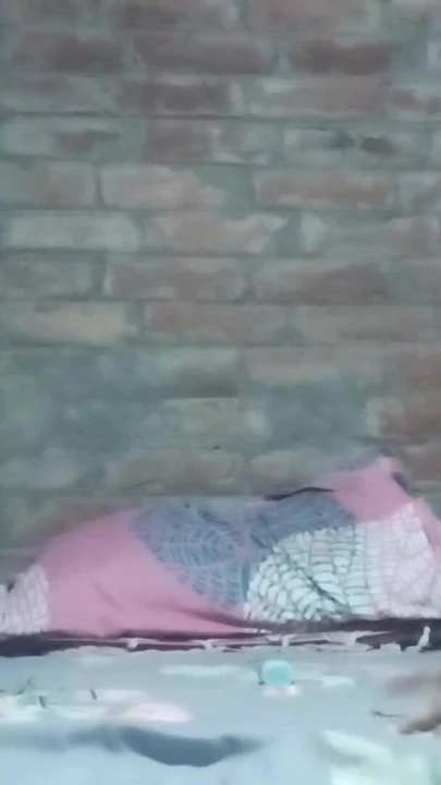 Desi sıska randi pinky yenge ile aşırı zıplayan memeler ve kıllı amcık ustalığı. | Klip 1