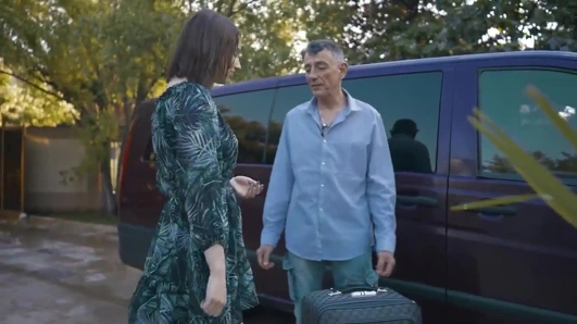 Büyük Memeli Doktor Baştan Çıkarma Ve Vahşi Yatak Odası Sikişi