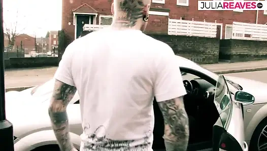 Ateşli kız canavar bir yarağı emdikten ve bindikten sonra büyük döl yutuyor