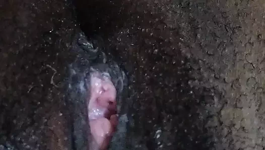 Kremsi amcık yoğun boşalma