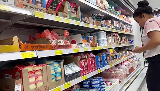Süpermarkette komşu