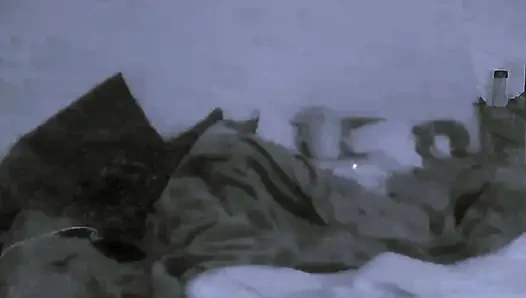 Boşalmam ve onun ateşli dölünü içime hissetmem gerekiyordu.
