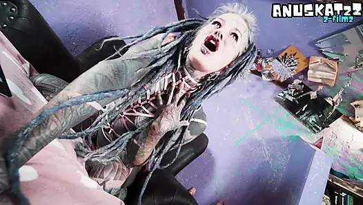 Tam kollu alt kız kamerada canlı oyuncak göt sikişinde anal çıldırıyor