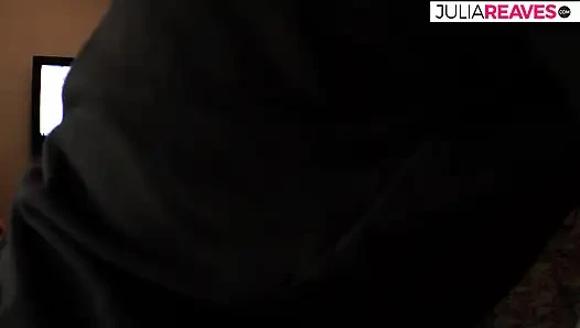 Hatun ateşli bir amcık yaladıktan sonra sert sikişiyor