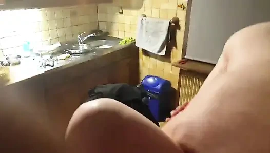 Mutfak masasında 69