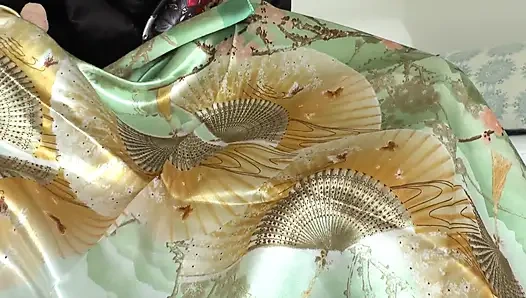 Paskalyada saten atkımın üzerine boşalabilirsiniz, Lady Victoria Valente