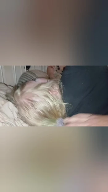 Я пью Mimsy, что ты пьешь?  Приведи Mal Raki ;)
Да, я думаю про себя довольно часто wtf....
Я любопытна