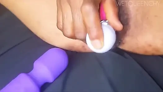Kız arkadaşım boşalana kadar vibratörle mastürbasyon yaparken yeniden kodlıyorum
