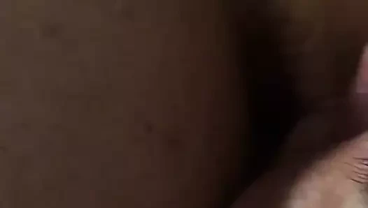 Adam çük boyutu hakkında yalan söylüyor, ama yine de emdim ve onu çerçeveledim