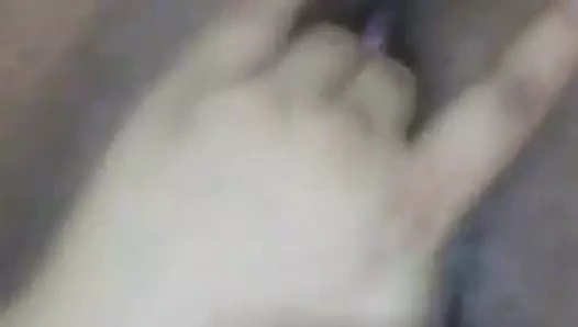 GOSTOSA TOCANDO UMA